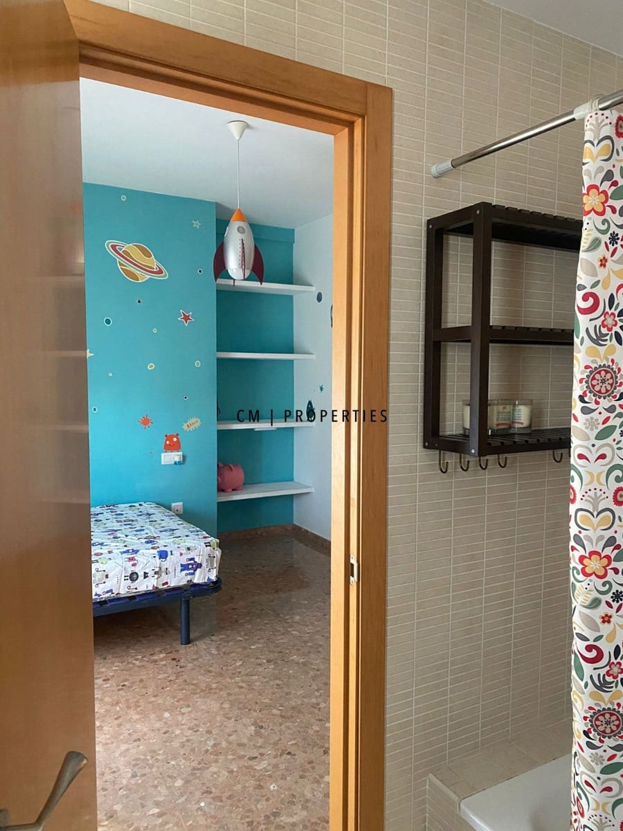 Ático de 3 habitaciones en Benimamet en alquiler - 1.700 € (Ref: 9737199)