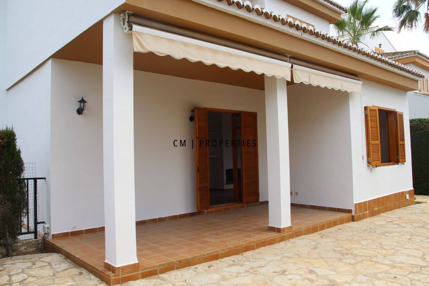 5 bedroom Villa for rent in Rocafort with pool garage - € 2,800 (Ref: 9737360)