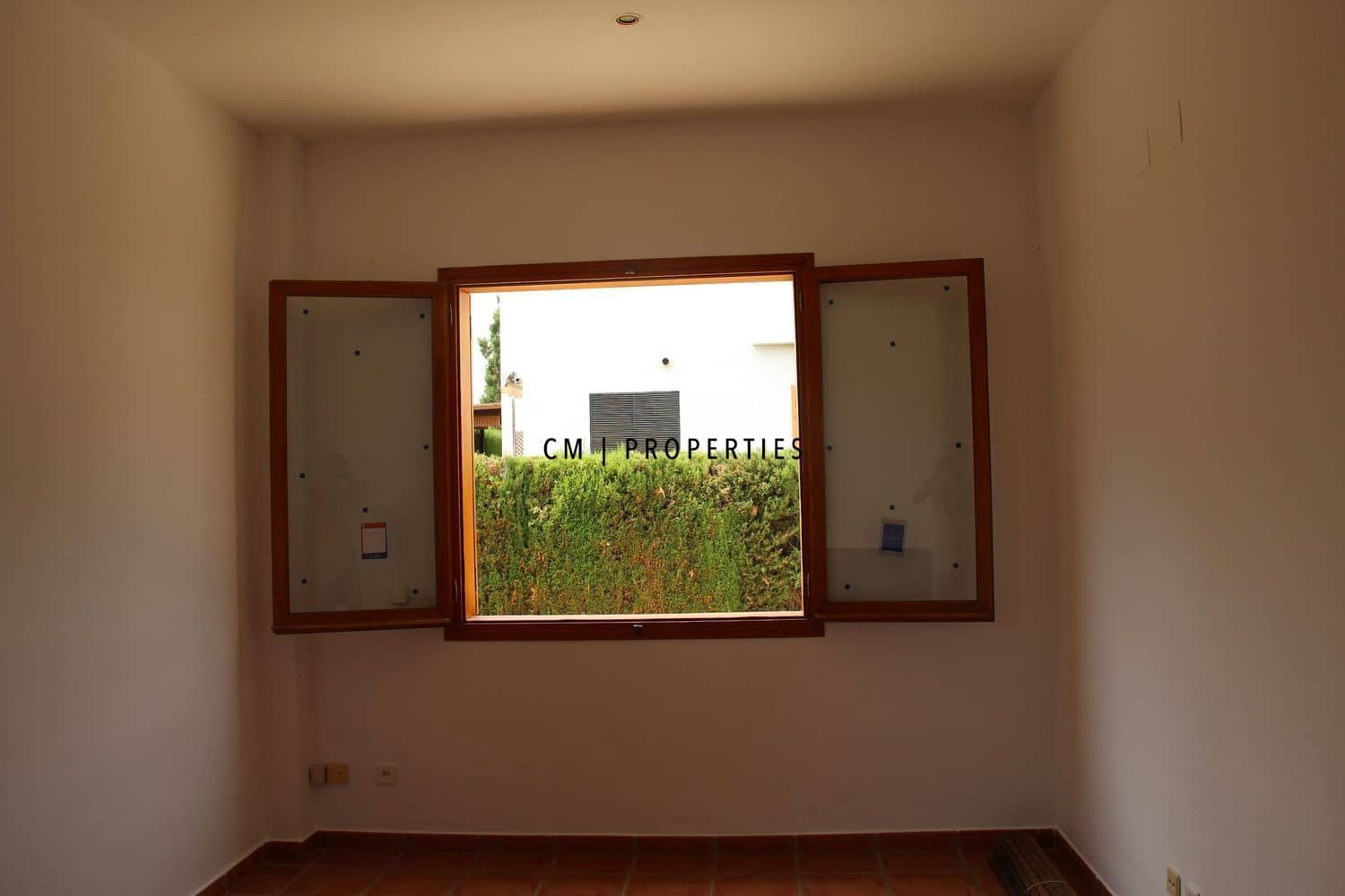 5 bedroom Villa for rent in Rocafort with pool garage - € 2,800 (Ref: 9737360)
