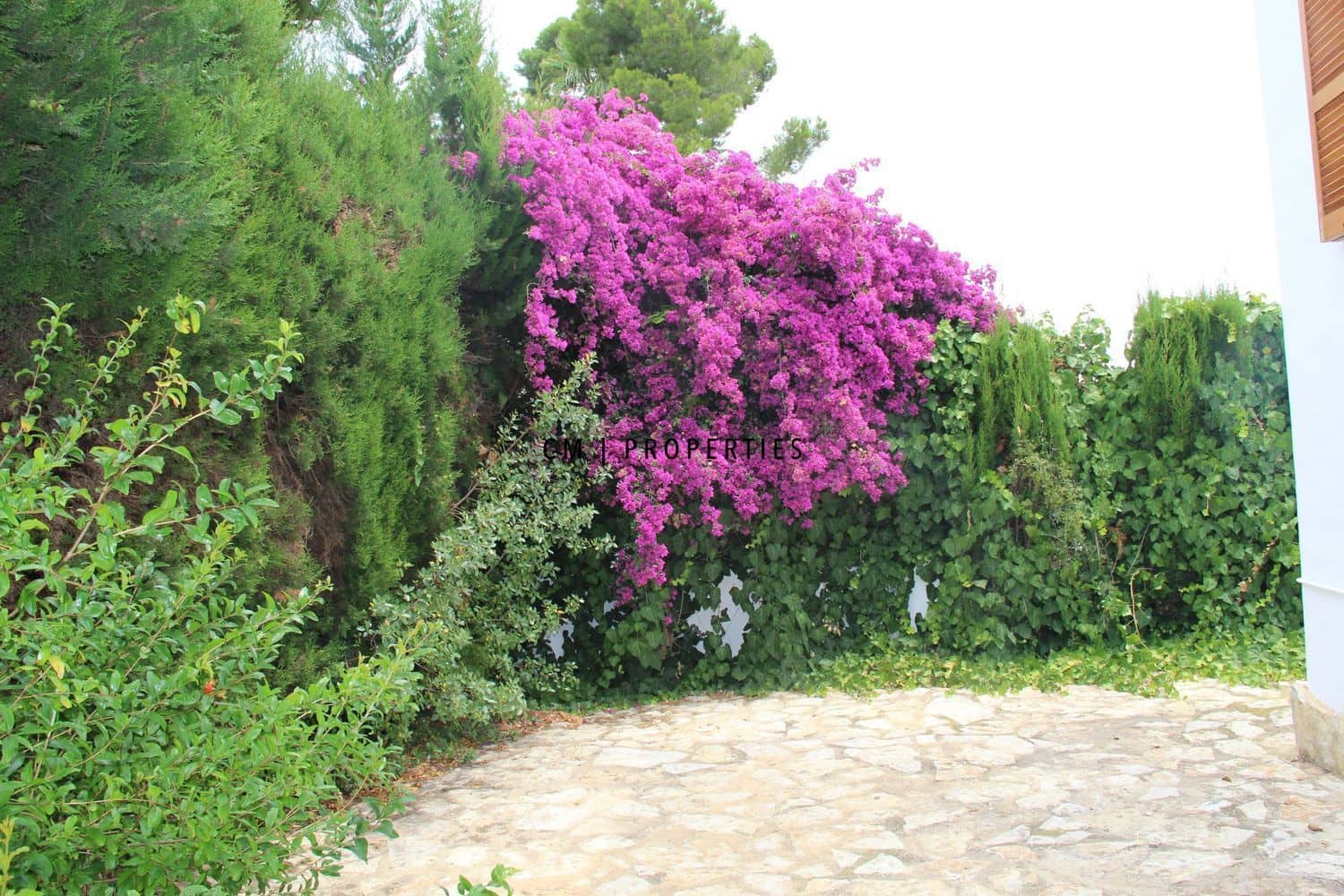 5 bedroom Villa for rent in Rocafort with pool garage - € 2,800 (Ref: 9737360)