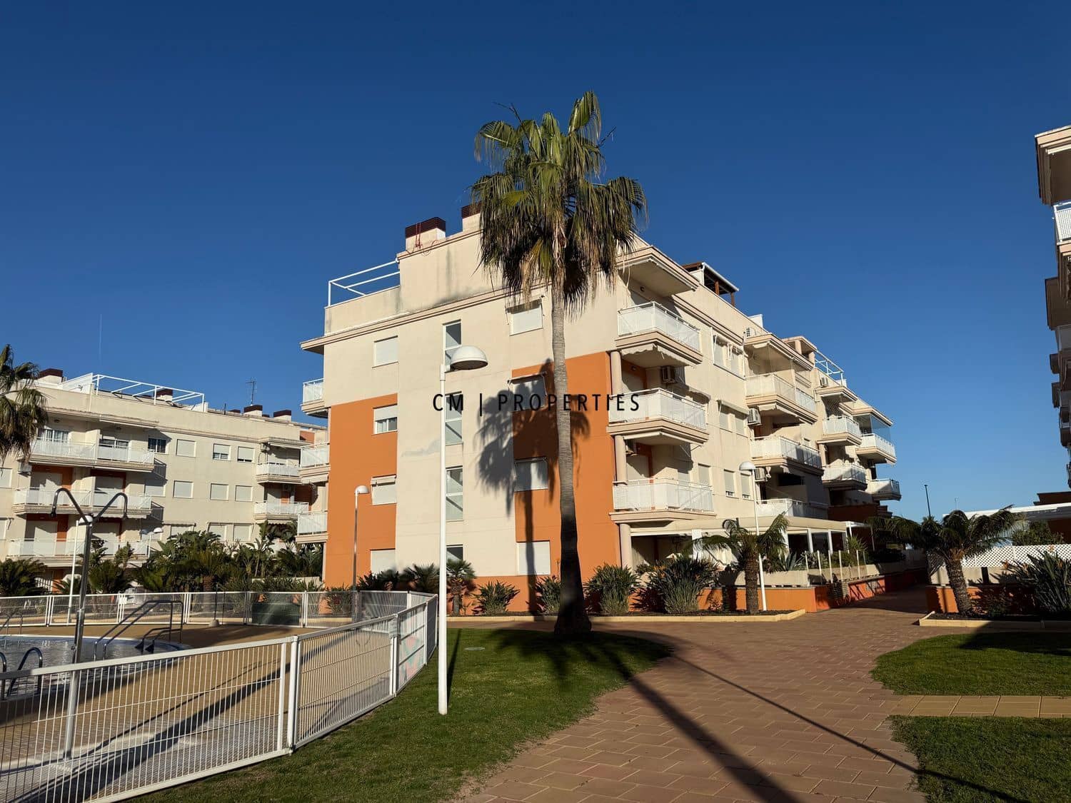 3 bedroom Flat for rent in Almenara with pool garage - € 1,000 (Ref: 9737361)