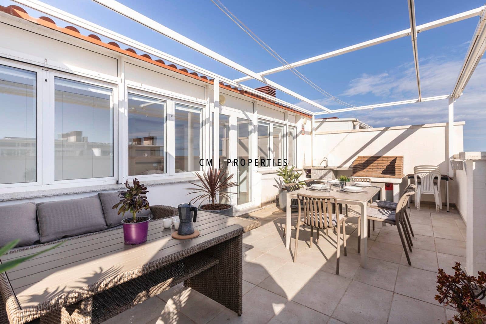Piso de 3 habitaciones en Almenara en alquiler con piscina garaje - 1.500 € (Ref: 9737361)