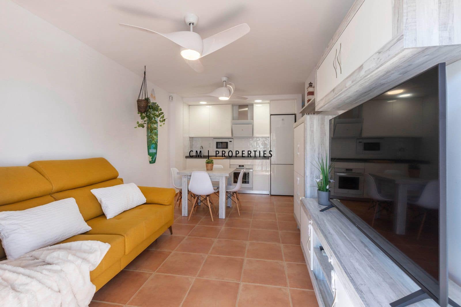 Piso de 3 habitaciones en Almenara en alquiler con piscina garaje - 1.500 € (Ref: 9737361)