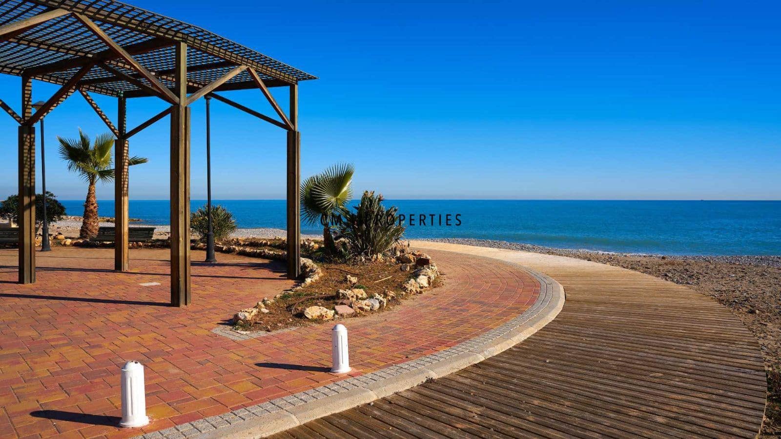 Piso de 3 habitaciones en Almenara en alquiler con piscina garaje - 1.500 € (Ref: 9737361)