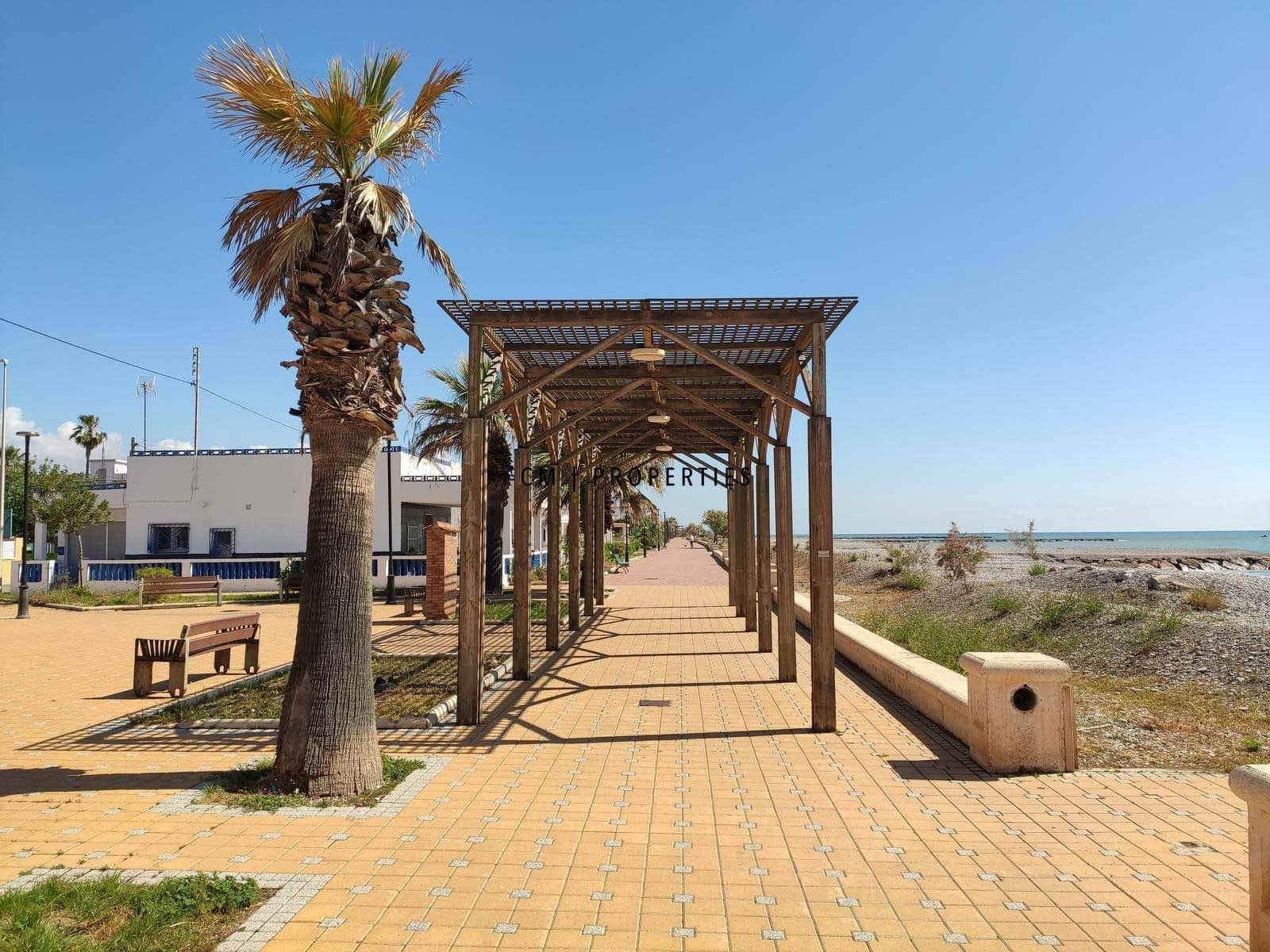 Piso de 3 habitaciones en Almenara en alquiler con piscina garaje - 1.500 € (Ref: 9737361)
