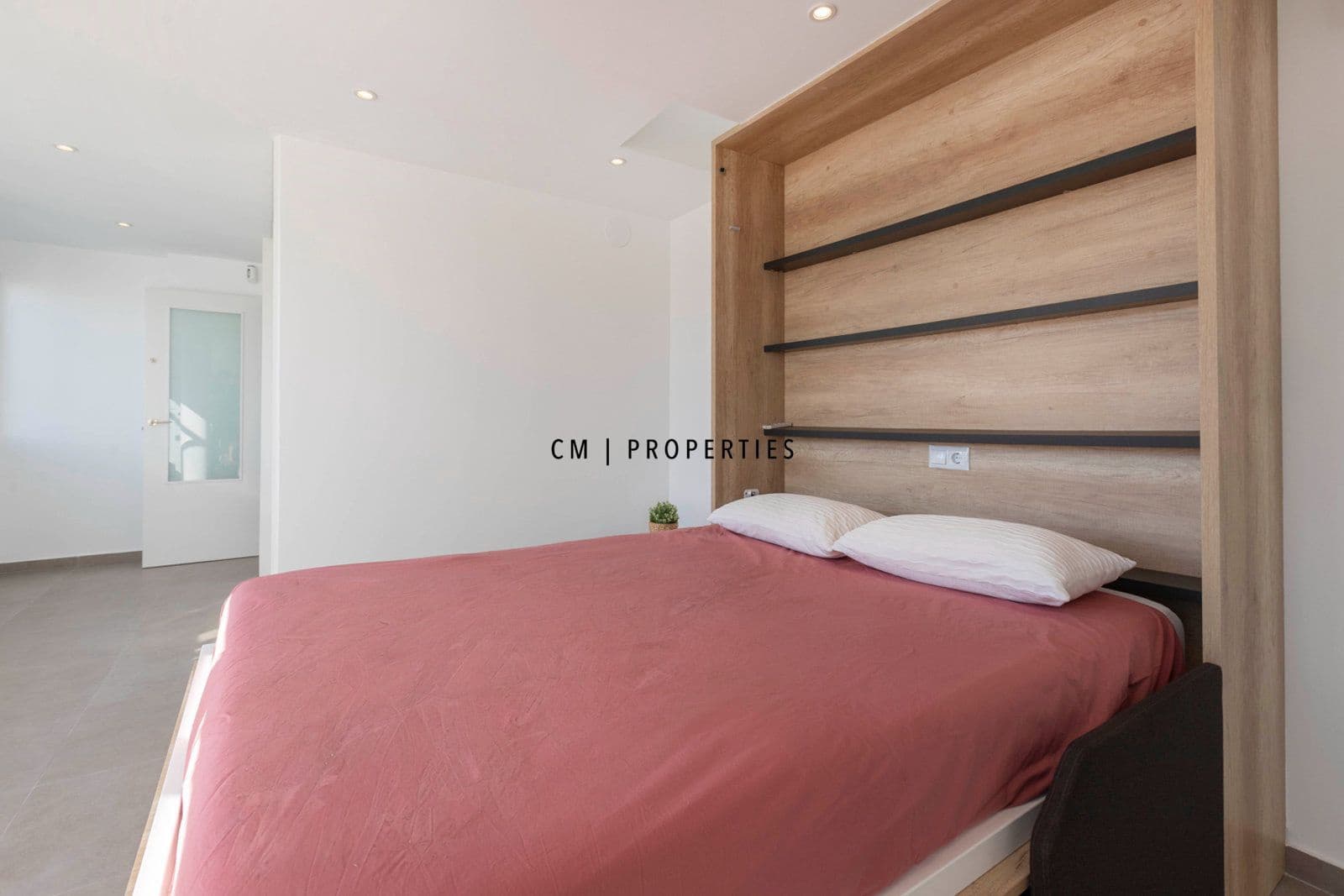 Piso de 3 habitaciones en Almenara en alquiler con piscina garaje - 1.500 € (Ref: 9737361)