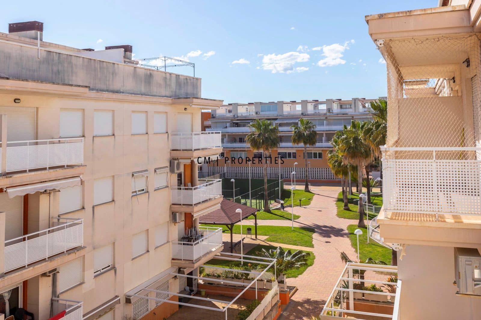 Piso de 3 habitaciones en Almenara en alquiler con piscina garaje - 1.500 € (Ref: 9737361)