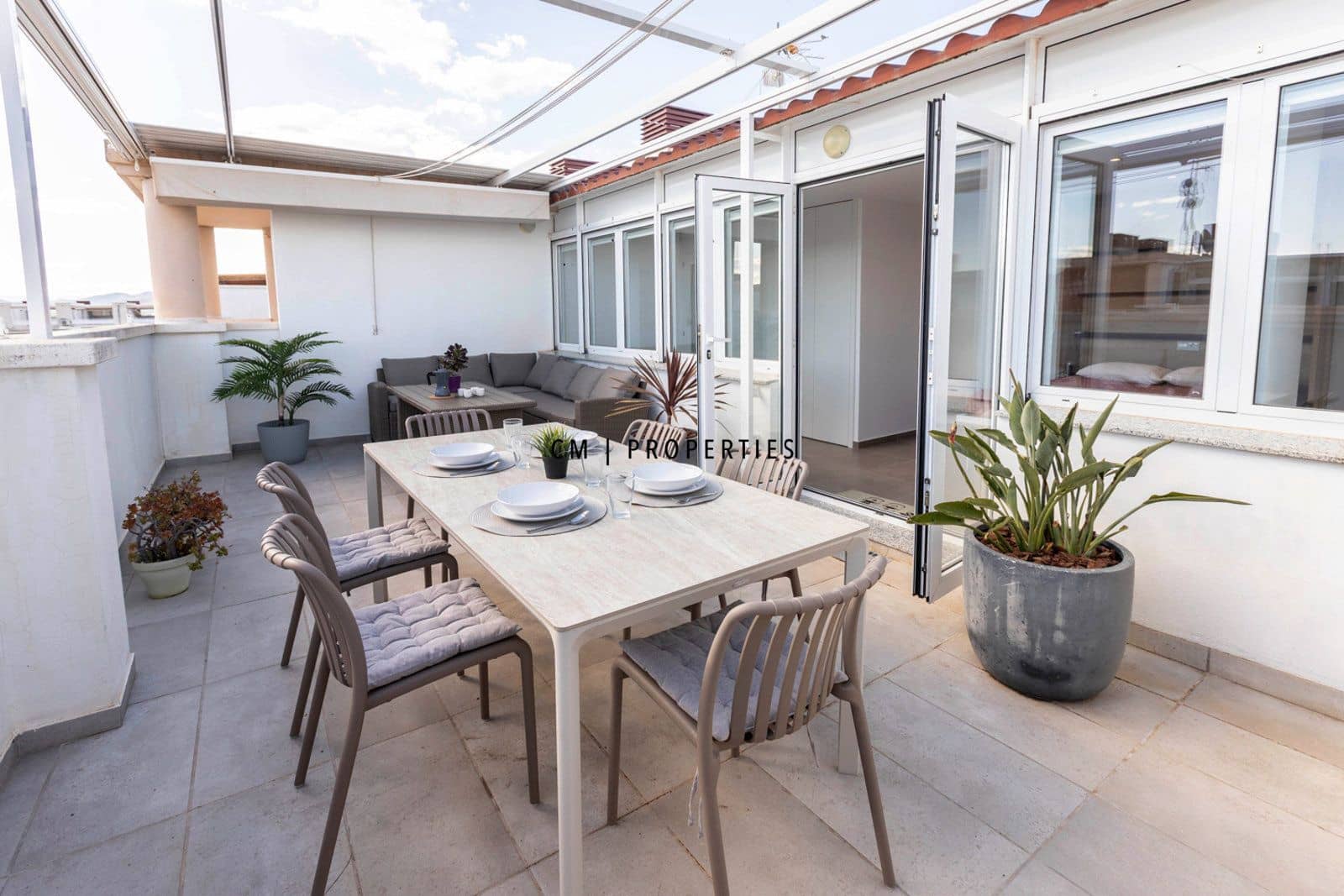 Piso de 3 habitaciones en Almenara en alquiler con piscina garaje - 1.500 € (Ref: 9737361)