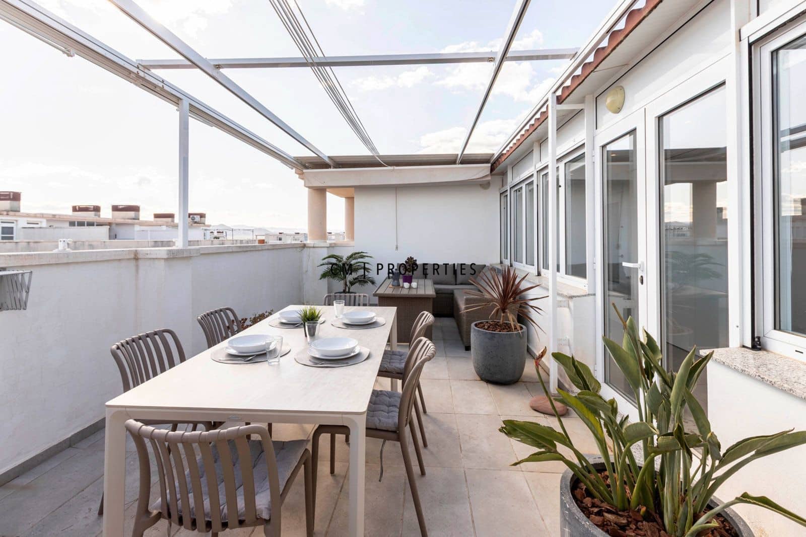 Piso de 3 habitaciones en Almenara en alquiler con piscina garaje - 1.500 € (Ref: 9737361)