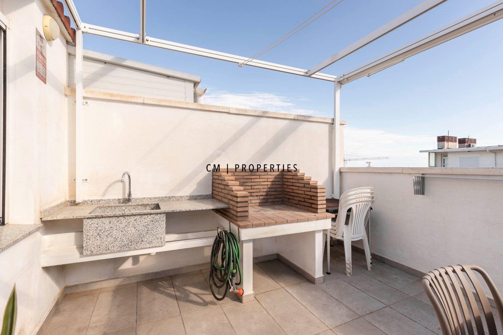 Piso de 3 habitaciones en Almenara en alquiler con piscina garaje - 1.500 € (Ref: 9737361)