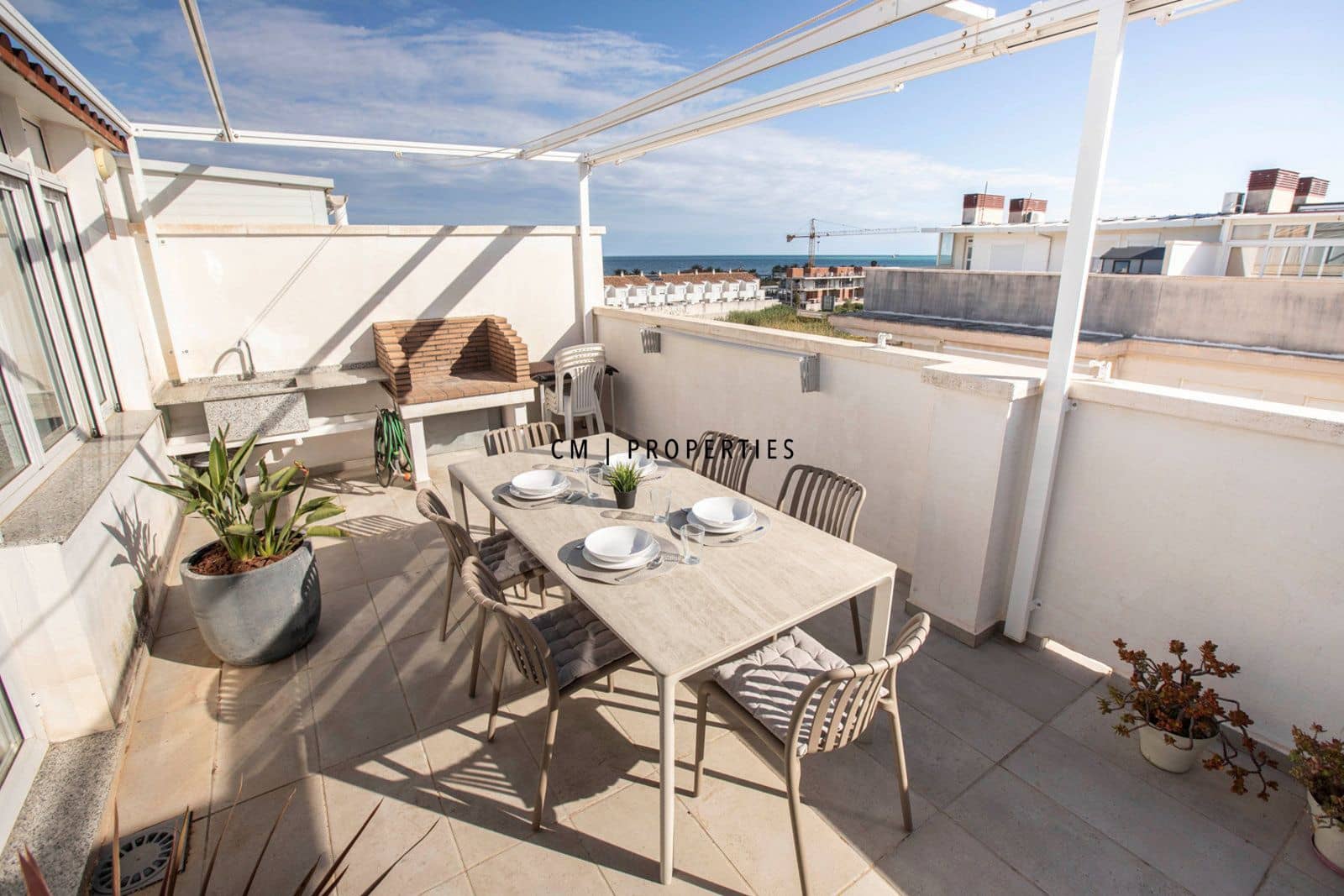 Piso de 3 habitaciones en Almenara en alquiler con piscina garaje - 1.500 € (Ref: 9737361)