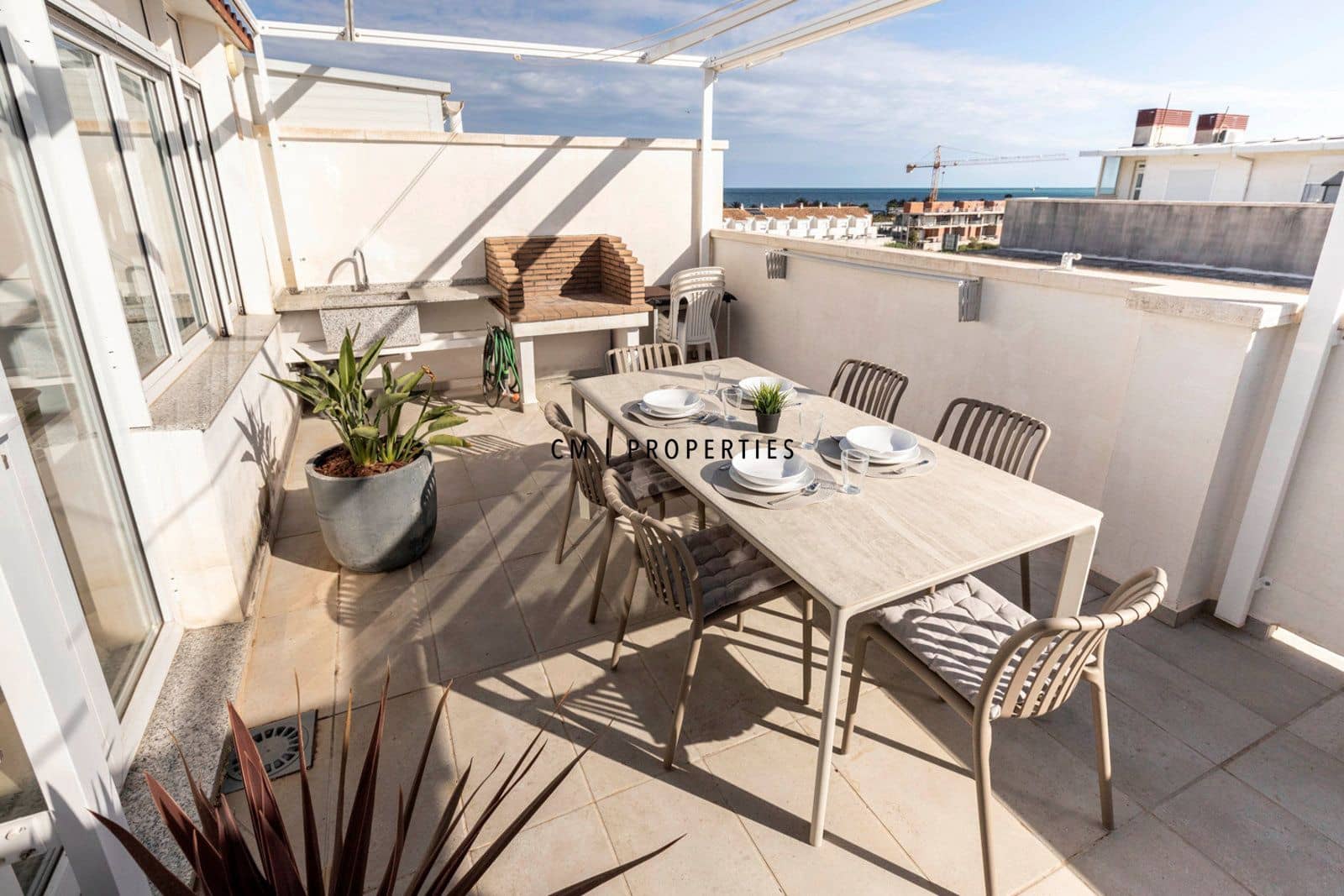 Piso de 3 habitaciones en Almenara en alquiler con piscina garaje - 1.500 € (Ref: 9737361)