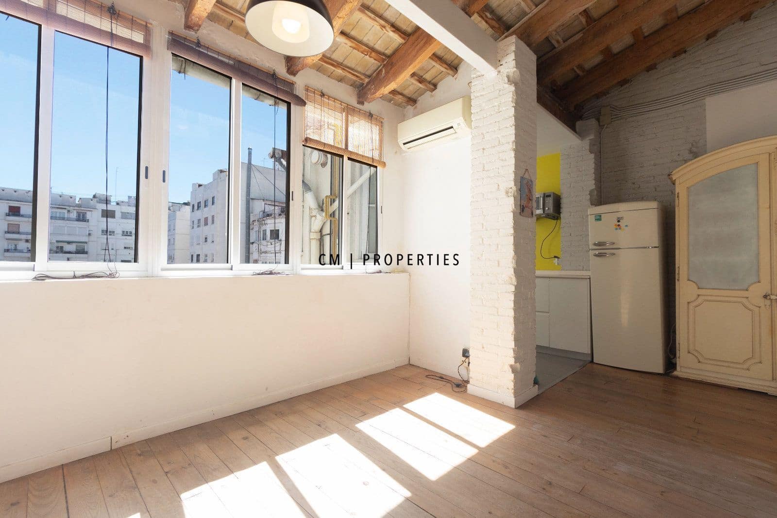 1 bedroom Penthouse for rent in Valencia city - € 1,275 (Ref: 9739120)