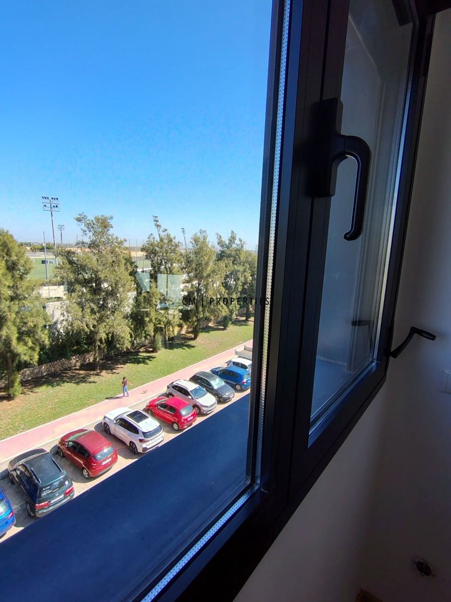 Appartement de 3 chambres à louer à Torrent avec piscine garage - 1 350 € (Ref: 9740087)