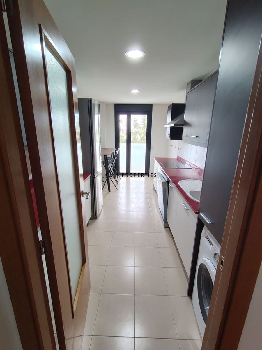 Appartement de 3 chambres à louer à Torrent avec piscine garage - 1 350 € (Ref: 9740087)