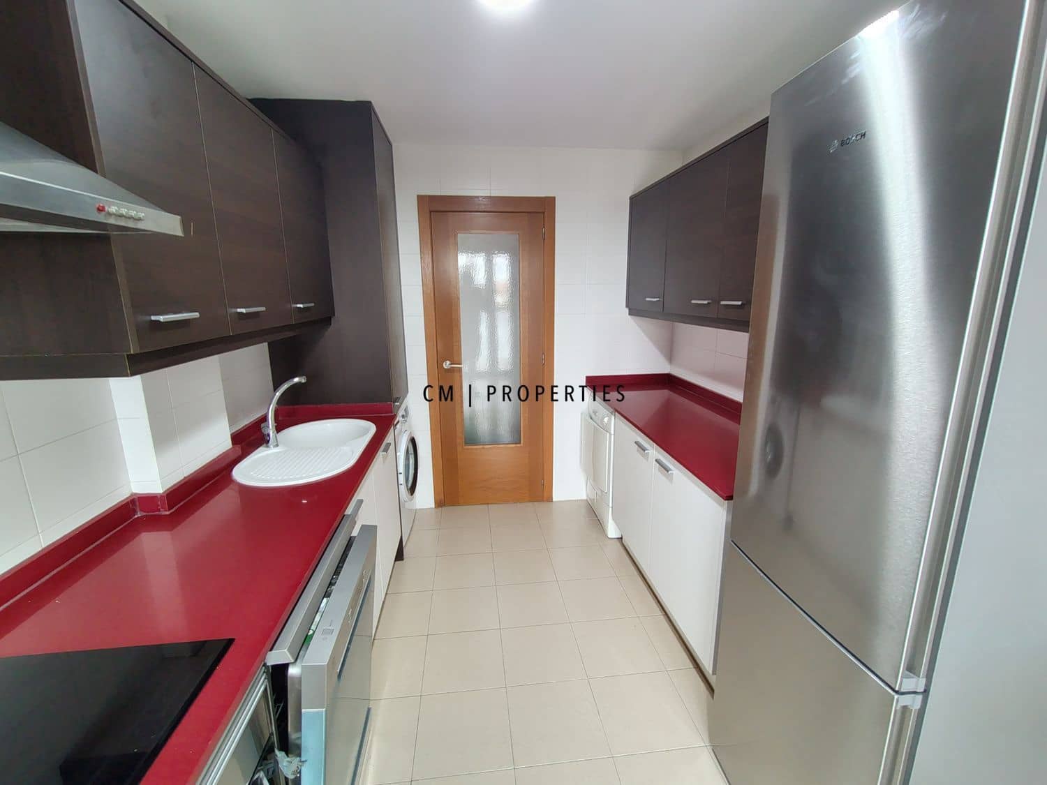 Appartement de 3 chambres à louer à Torrent avec piscine garage - 1 350 € (Ref: 9740087)