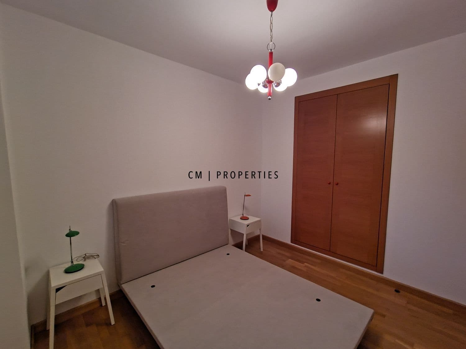Appartement de 3 chambres à louer à Torrent avec piscine garage - 1 350 € (Ref: 9740087)