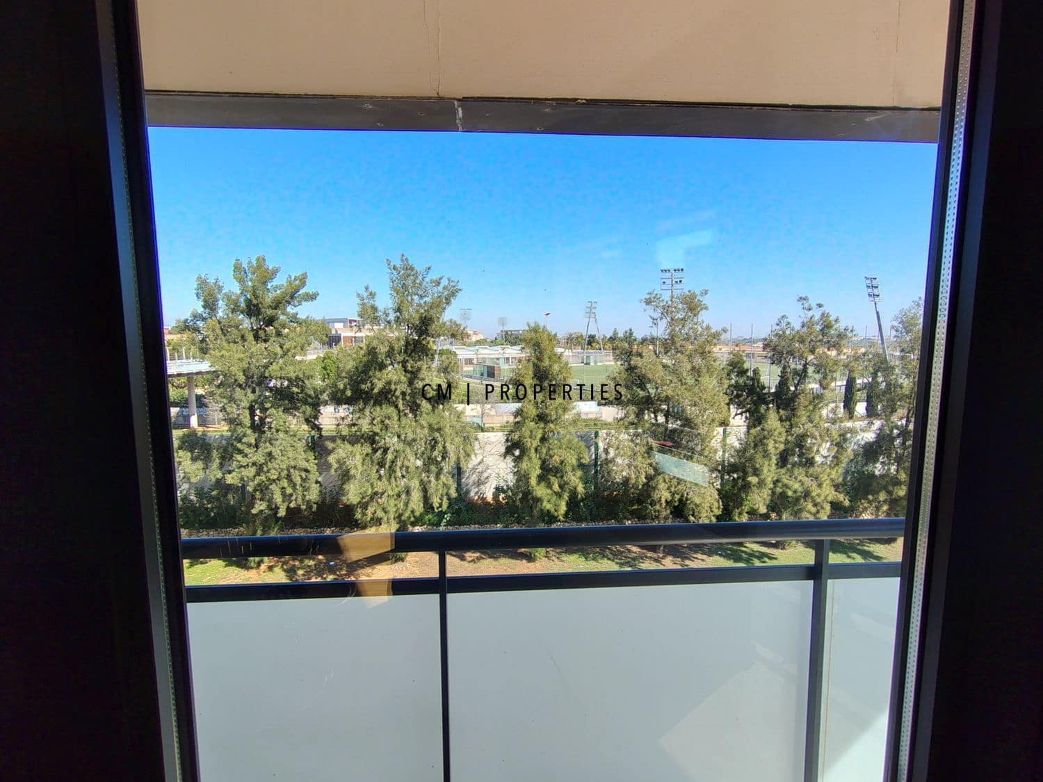 Appartement de 3 chambres à louer à Torrent avec piscine garage - 1 350 € (Ref: 9740087)