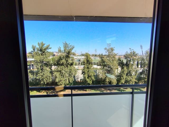 Appartement de 3 chambres à louer à Torrent avec piscine garage - 1 350 € (Ref: 9740087)