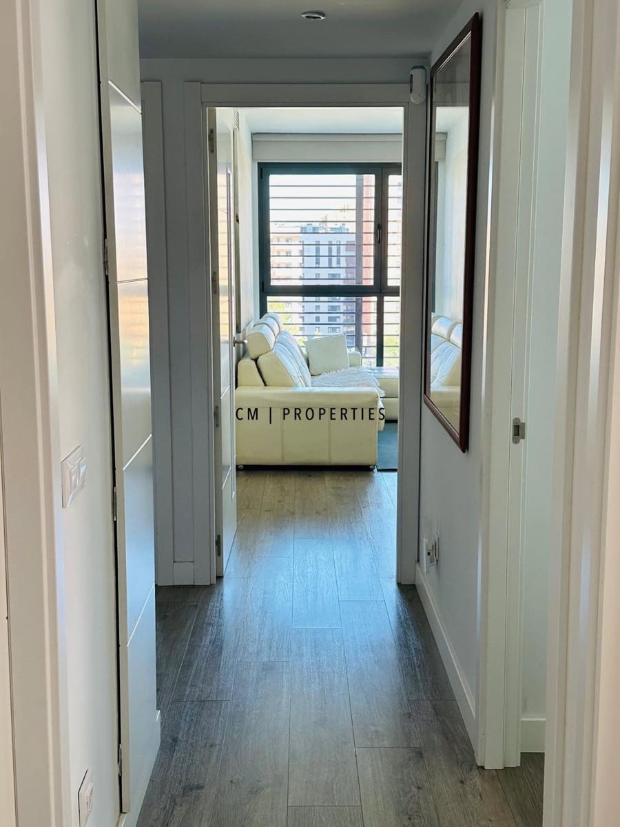 3 bedroom Flat for rent in Valencia city with pool garage - € 2,600 (Ref: 9740196)