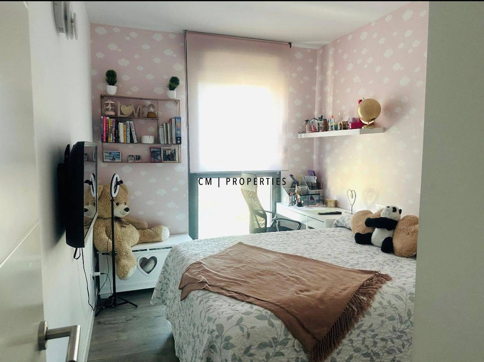 3 bedroom Flat for rent in Valencia city with pool garage - € 2,600 (Ref: 9740196)