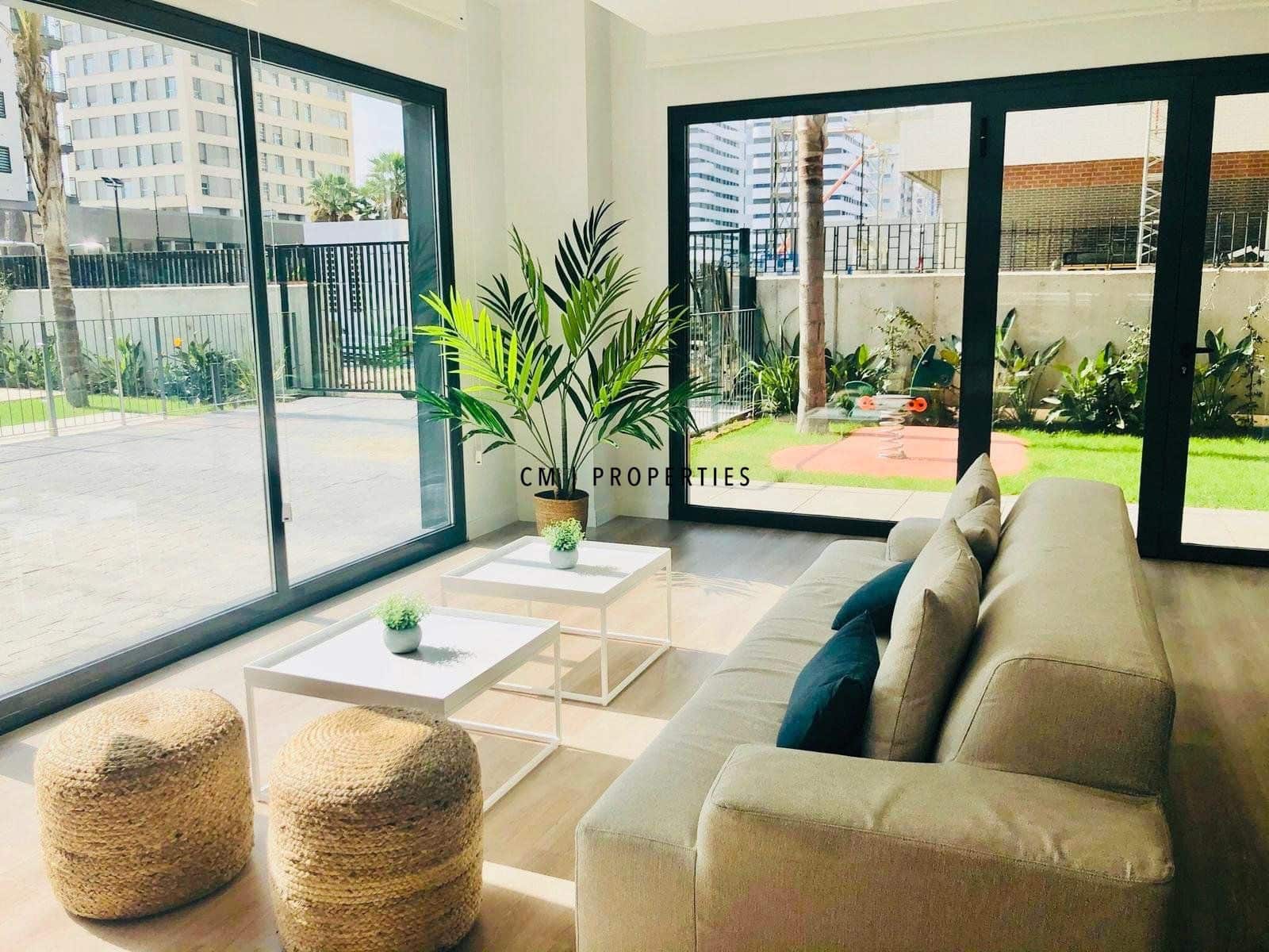 3 bedroom Flat for rent in Valencia city with pool garage - € 2,600 (Ref: 9740196)