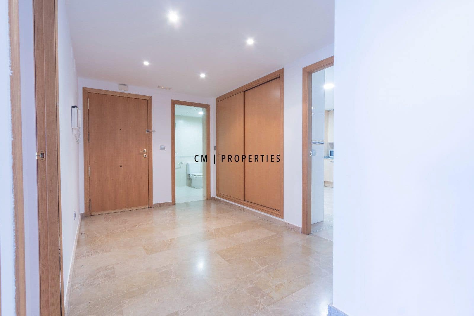 Appartement de 3 chambres à louer à Valence ville avec piscine garage - 2 500 € (Ref: 9742985)