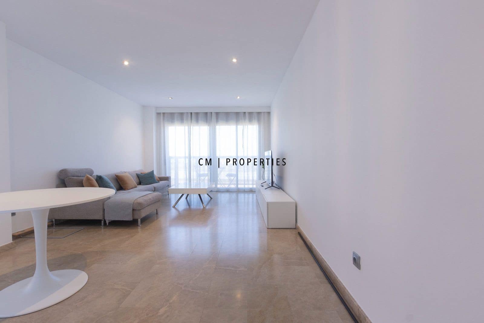 Appartement de 3 chambres à louer à Valence ville avec piscine garage - 2 500 € (Ref: 9742985)