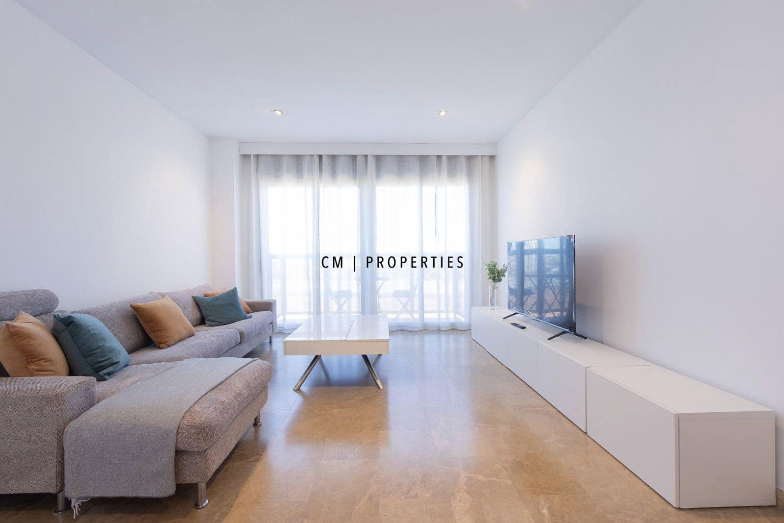 Appartement de 3 chambres à louer à Valence ville avec piscine garage - 2 500 € (Ref: 9742985)