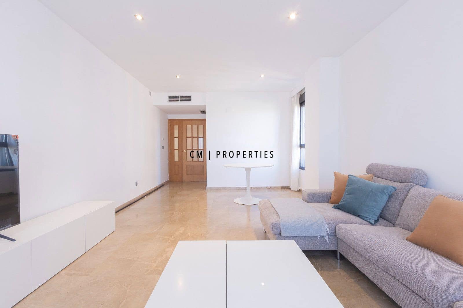 Appartement de 3 chambres à louer à Valence ville avec piscine garage - 2 500 € (Ref: 9742985)