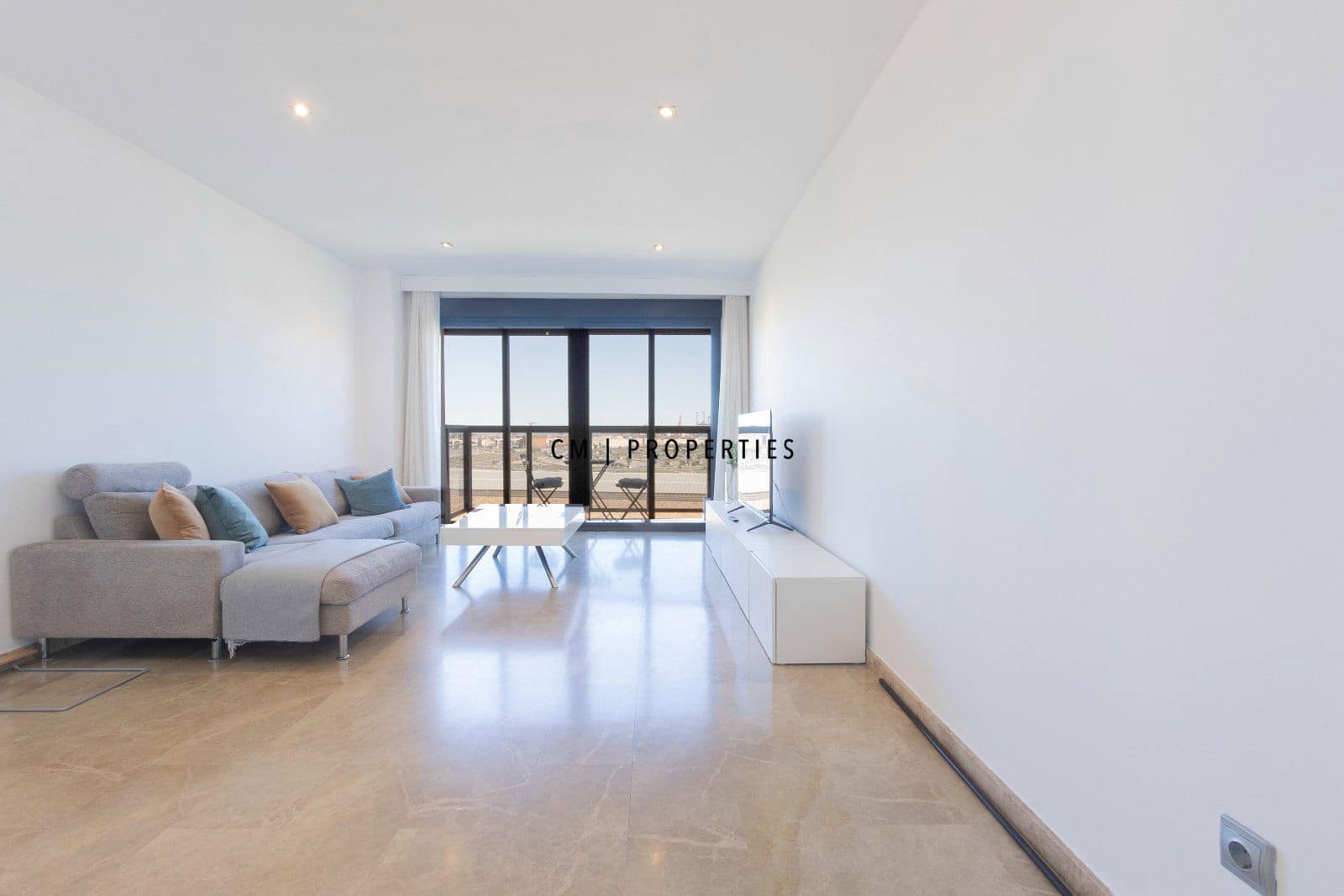 Appartement de 3 chambres à louer à Valence ville avec piscine garage - 2 500 € (Ref: 9742985)