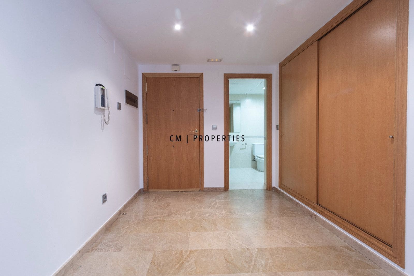 Appartement de 3 chambres à louer à Valence ville avec piscine garage - 2 500 € (Ref: 9742985)