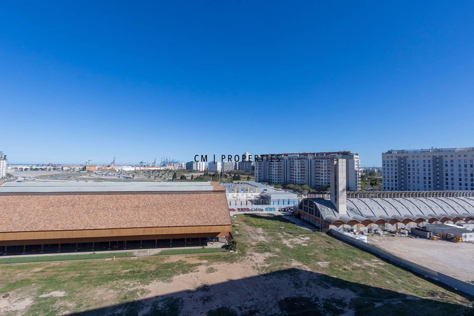 Appartement de 3 chambres à louer à Valence ville avec piscine garage - 2 500 € (Ref: 9742985)