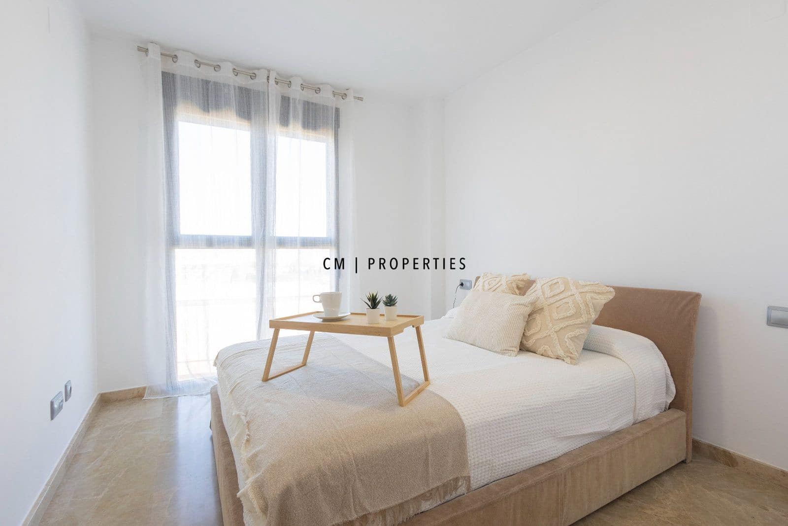 Appartement de 3 chambres à louer à Valence ville avec piscine garage - 2 500 € (Ref: 9742985)