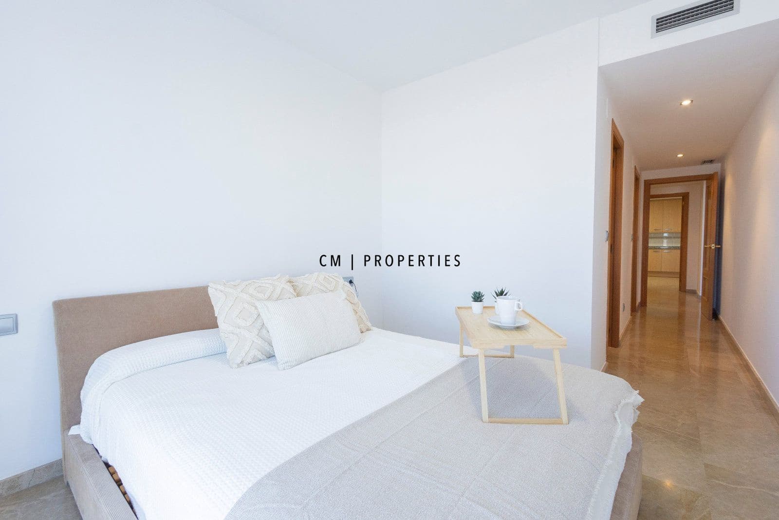 Appartement de 3 chambres à louer à Valence ville avec piscine garage - 2 500 € (Ref: 9742985)