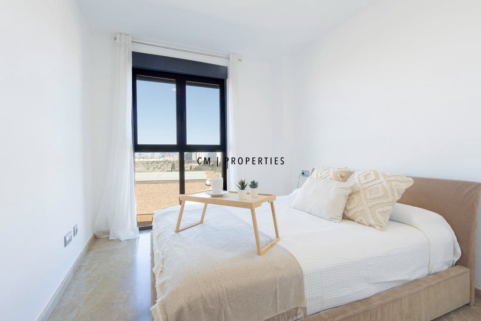 Appartement de 3 chambres à louer à Valence ville avec piscine garage - 2 500 € (Ref: 9742985)