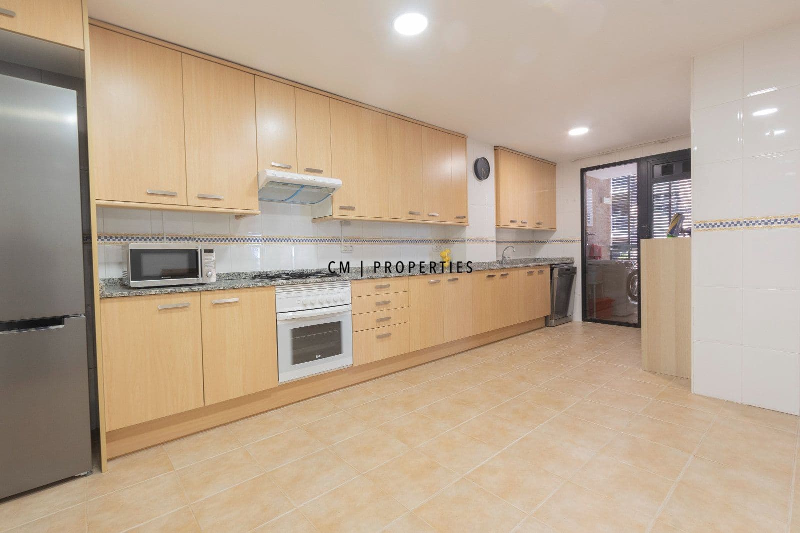 Appartement de 3 chambres à louer à Valence ville avec piscine garage - 2 500 € (Ref: 9742985)