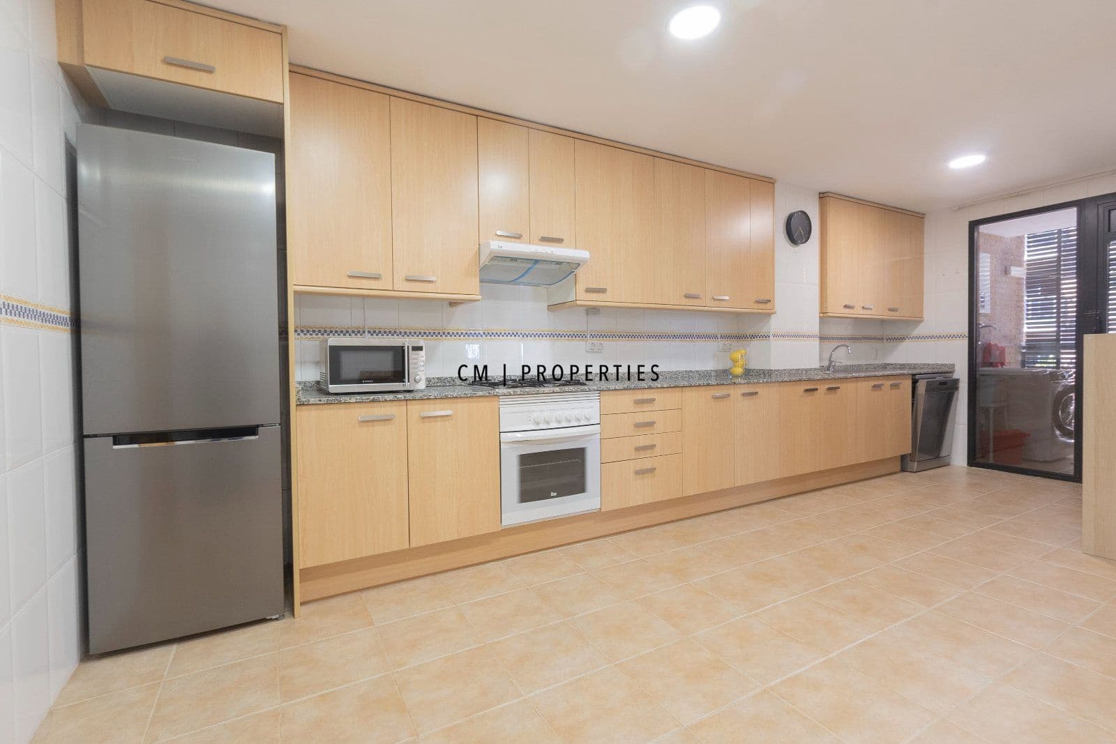 Appartement de 3 chambres à louer à Valence ville avec piscine garage - 2 500 € (Ref: 9742985)