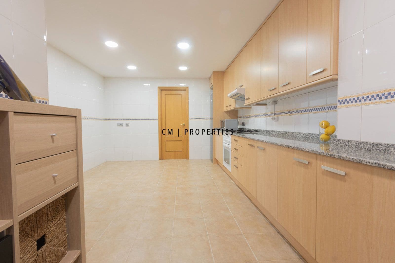 Appartement de 3 chambres à louer à Valence ville avec piscine garage - 2 500 € (Ref: 9742985)