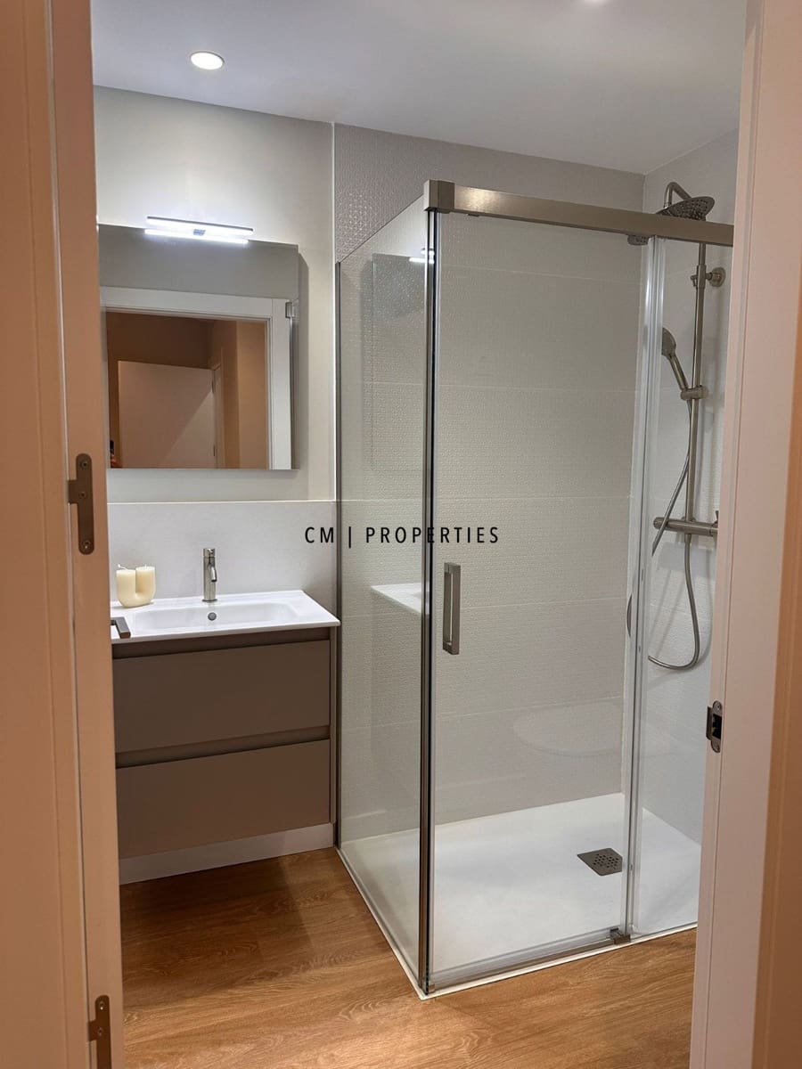 2 bedroom Flat for rent in Moncada - € 1,300 (Ref: 9748398)