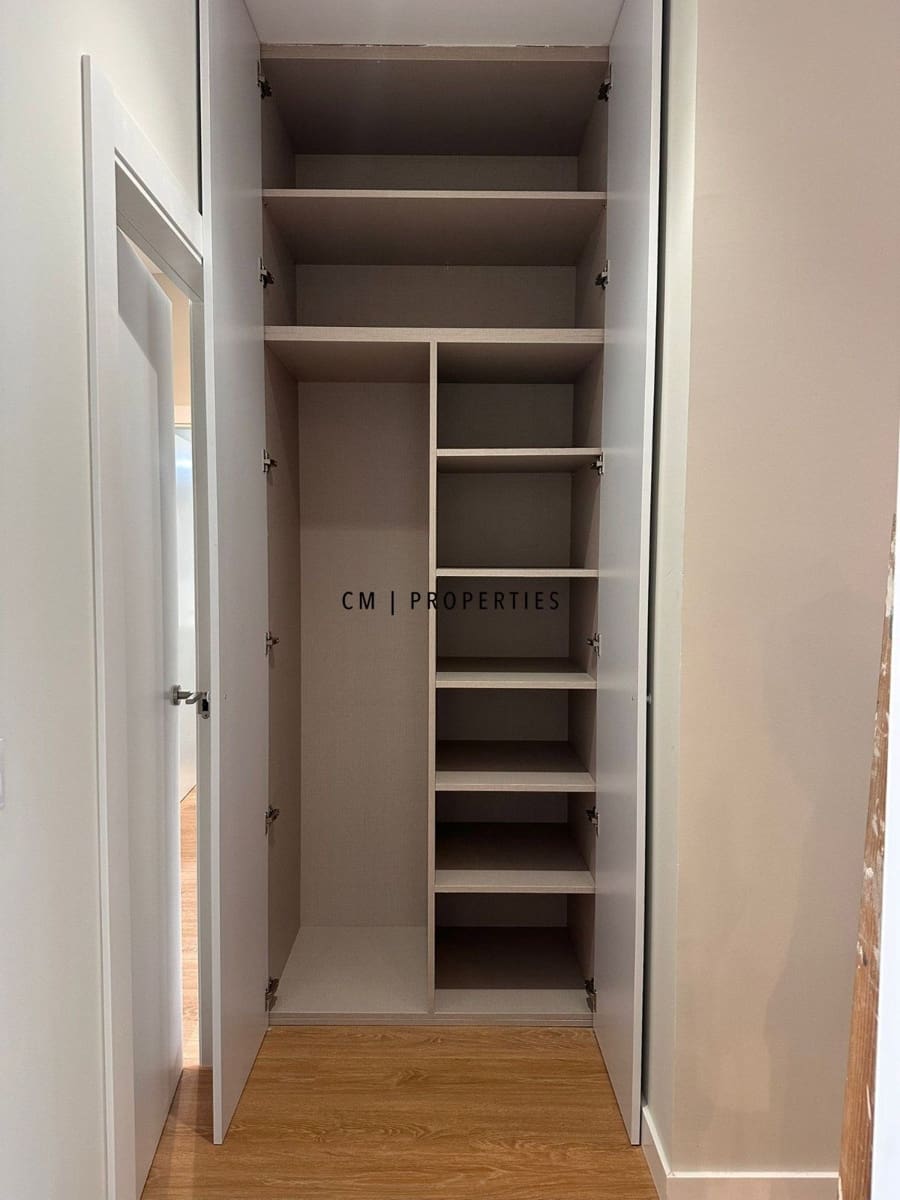 2 bedroom Flat for rent in Moncada - € 1,300 (Ref: 9748398)