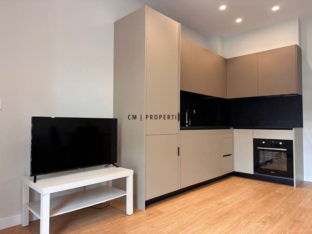 2 soveværelse Lejlighed til leje i Moncada - € 1.300 (Ref: 9748398)