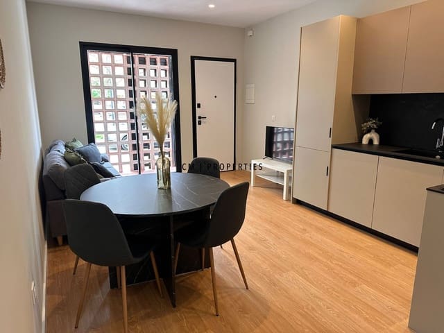 2 soveværelse Lejlighed til leje i Moncada - € 1.300 (Ref: 9748398)