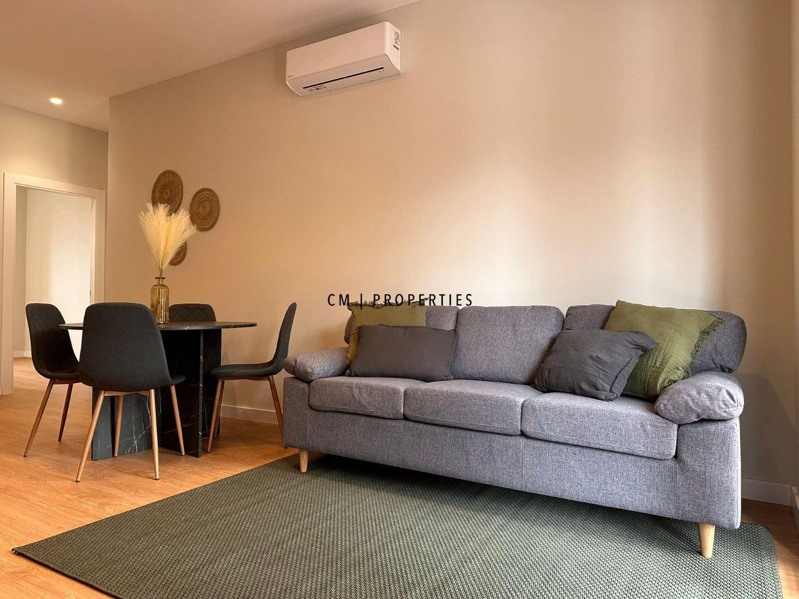 2 bedroom Flat for rent in Moncada - € 1,300 (Ref: 9748398)