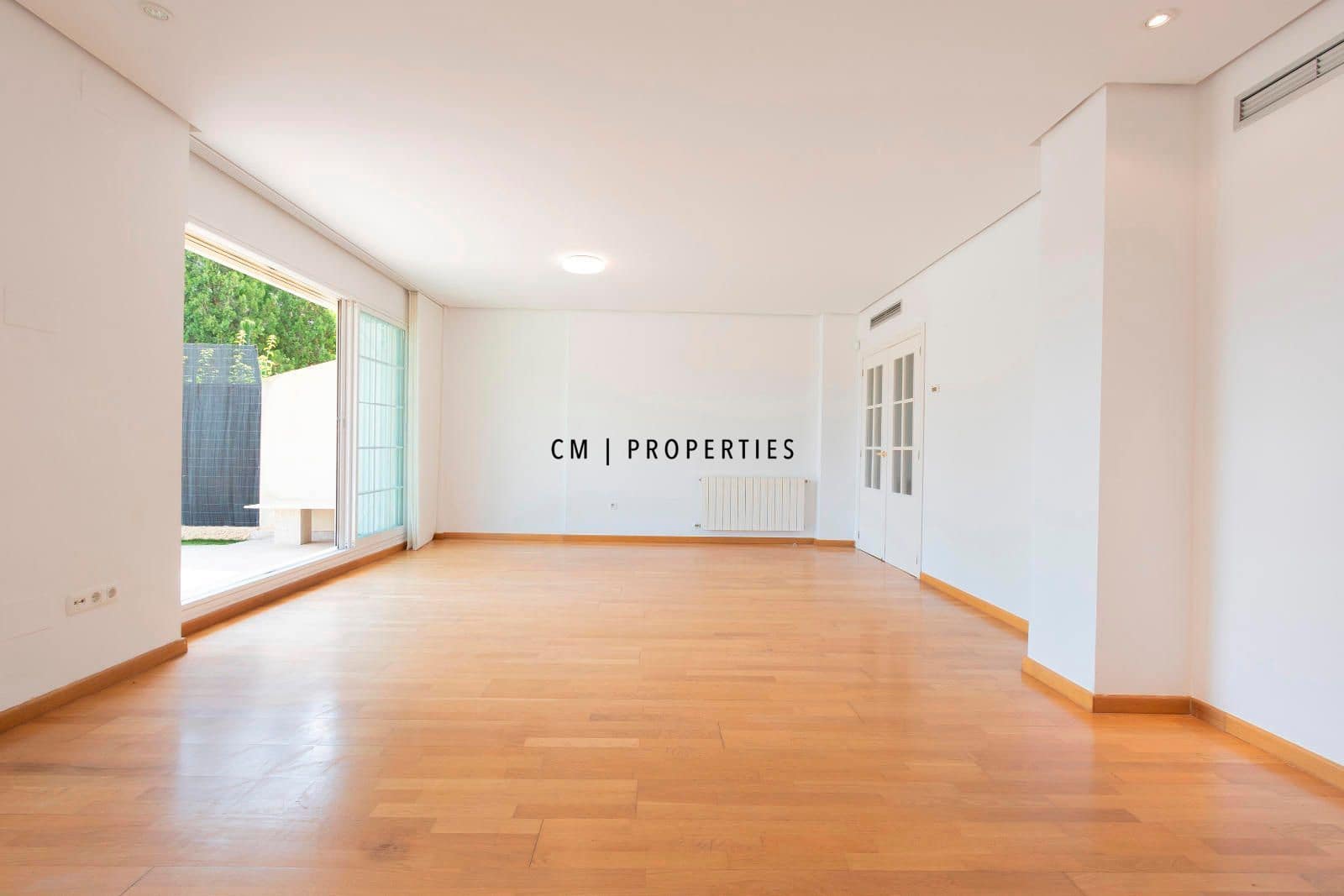 3 sypialnia Willa na sprzedaż w Betera z basenem garażem - 485 000 € (Ref: 9753510)