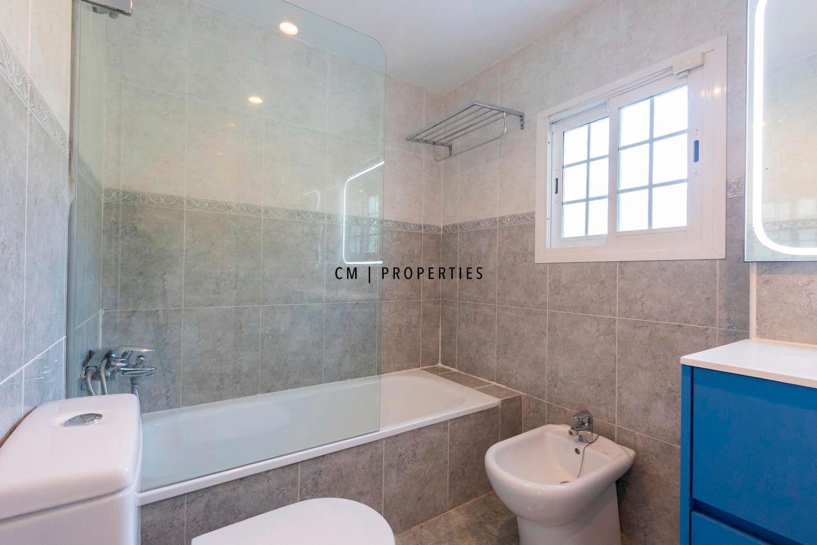 3 sypialnia Willa na sprzedaż w Betera z basenem garażem - 485 000 € (Ref: 9753510)