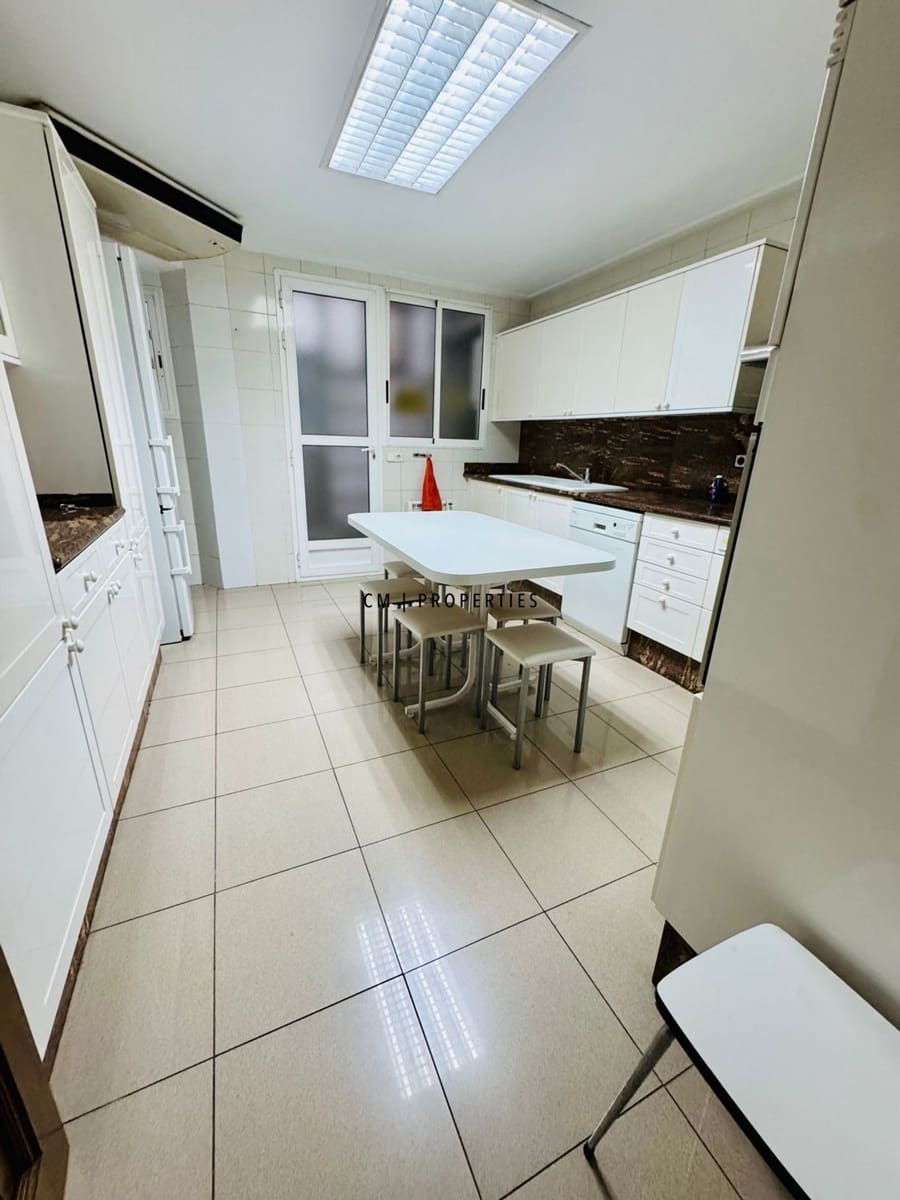 4 soveværelse Lejlighed til leje i Valencia by - € 2.500 (Ref: 9753511)