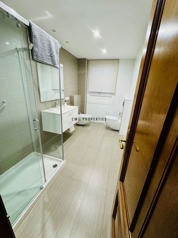 4 soveværelse Lejlighed til leje i L'Eixample, Valencia by - € 2.500 (Ref: 9753511)