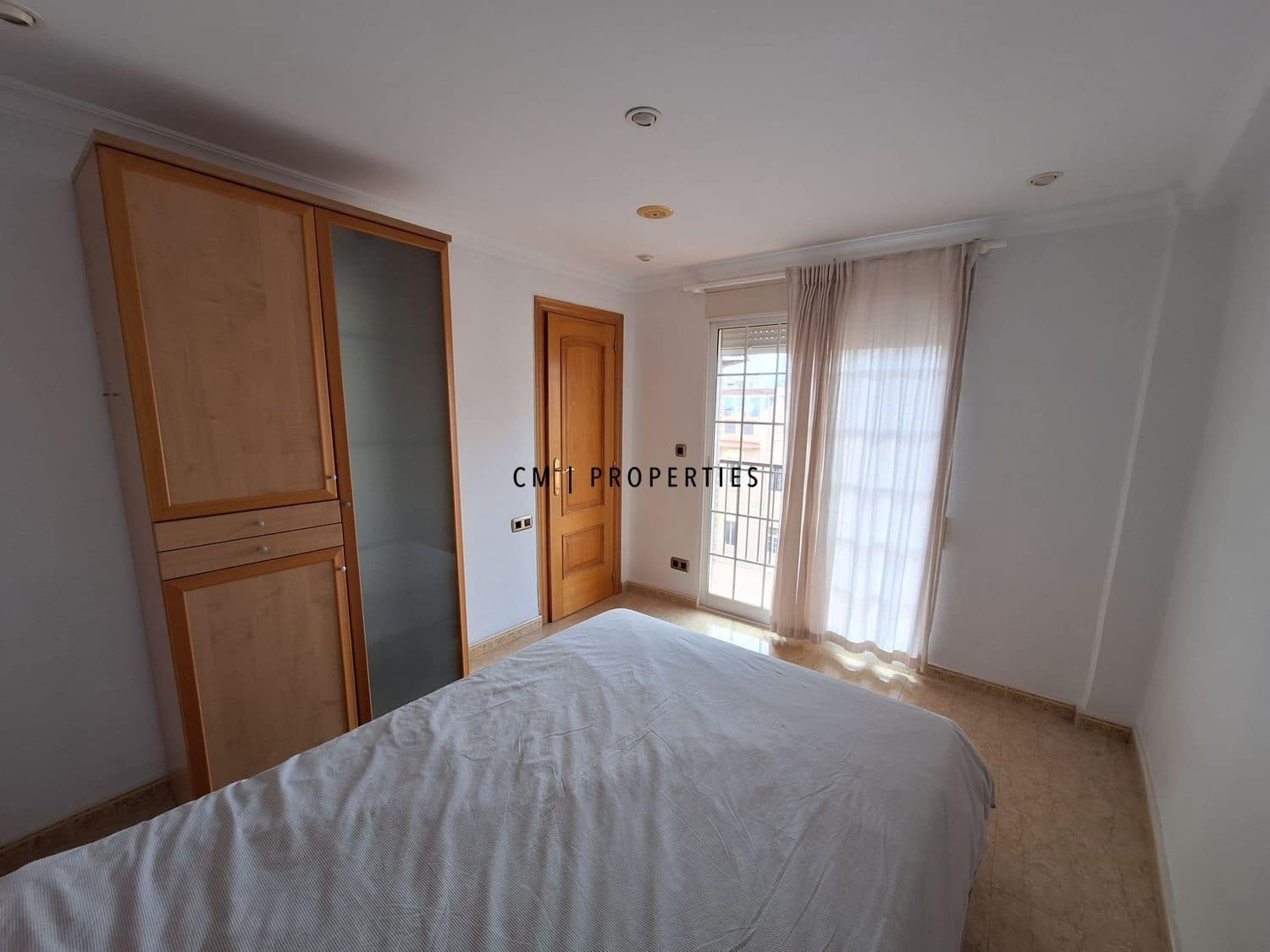 3 soveværelse Lejlighed til leje i Valencia by - € 1.300 (Ref: 9753578)