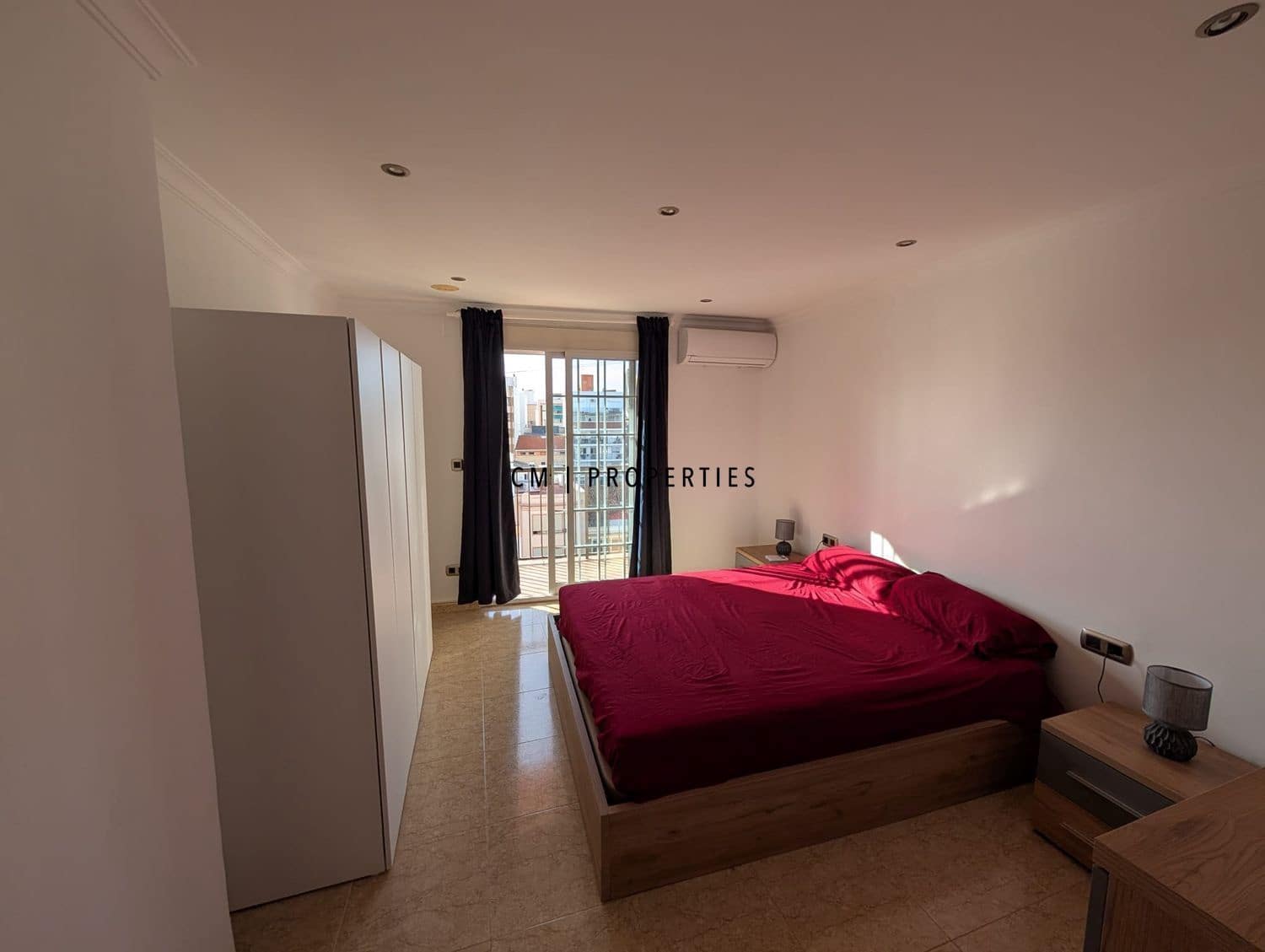 3 soveværelse Lejlighed til leje i Valencia by - € 1.300 (Ref: 9753578)